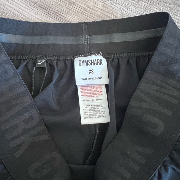 Gymshark Training Loose Fit Shorts - Picture 3 of 3